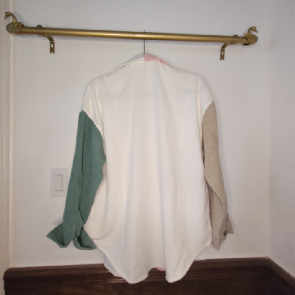 Colorblock Button-Up Shirt - Picture 2 of 3